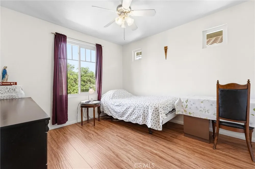 2822 Parksquare Pomona, CA 91767