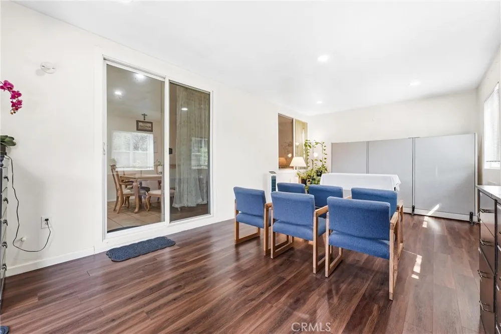 2822 Parksquare Pomona, CA 91767