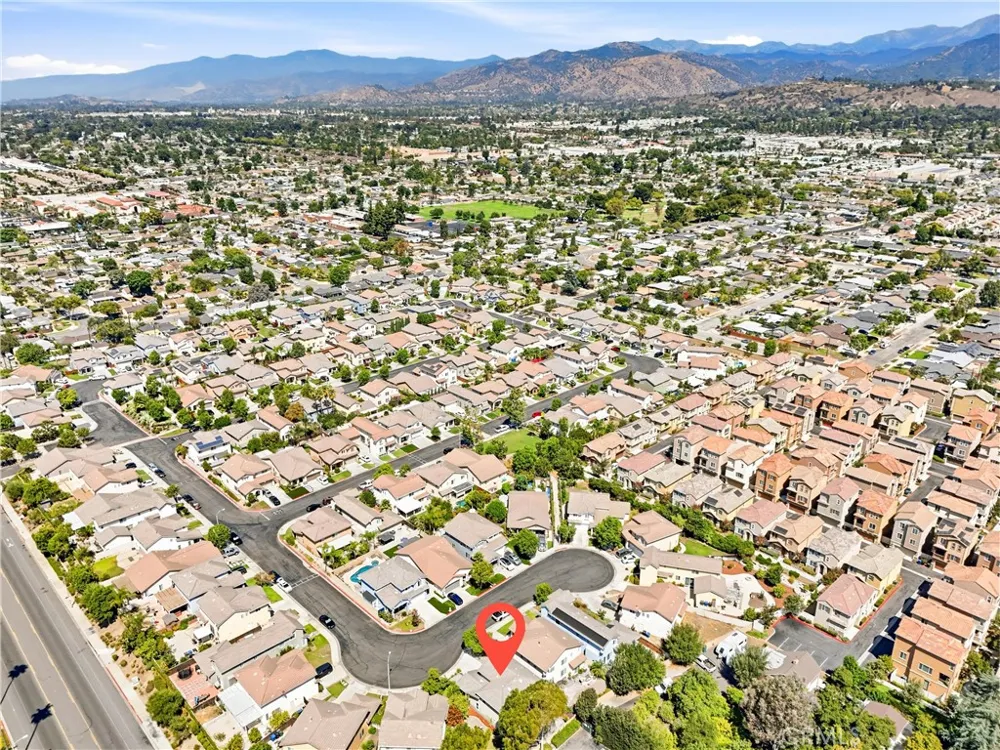 2822 Parksquare Pomona, CA 91767