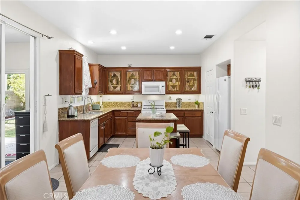 2822 Parksquare Pomona, CA 91767