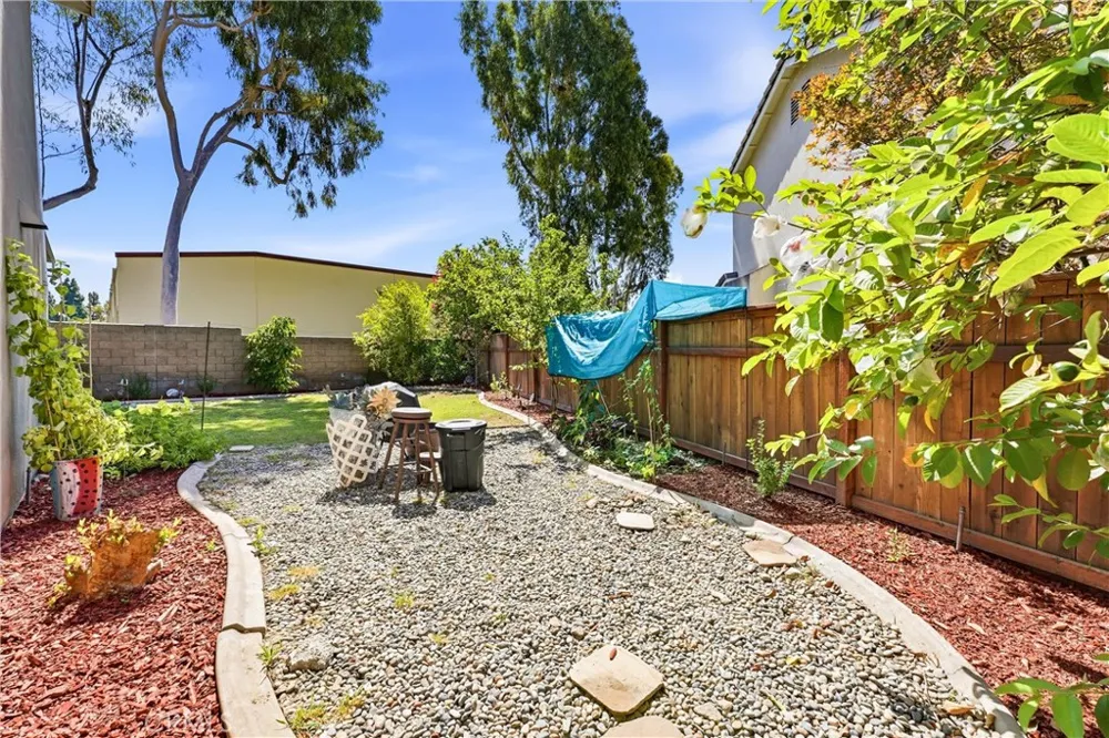 2822 Parksquare Pomona, CA 91767