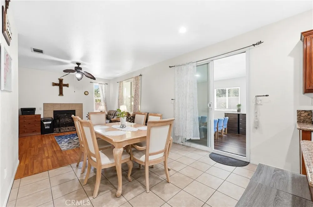 2822 Parksquare Pomona, CA 91767
