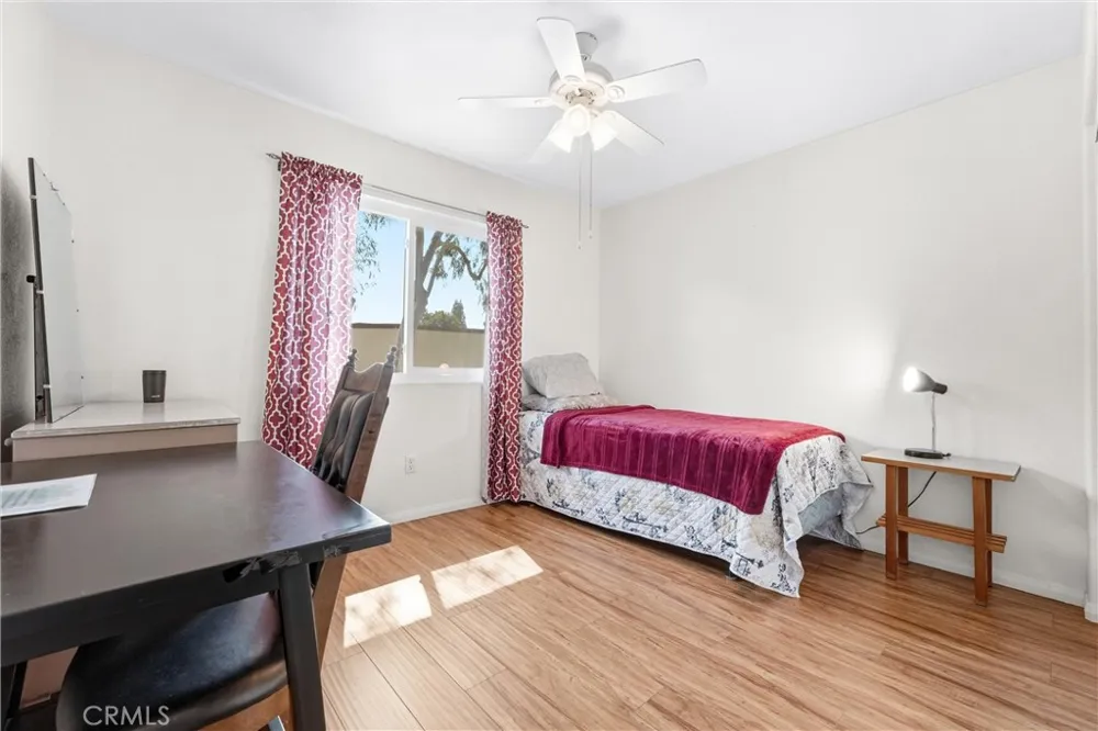 2822 Parksquare Pomona, CA 91767