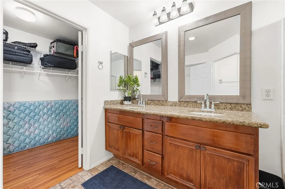 2822 Parksquare Pomona, CA 91767