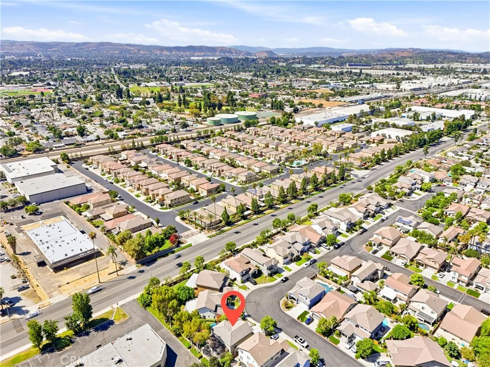 2822 Parksquare Pomona, CA 91767