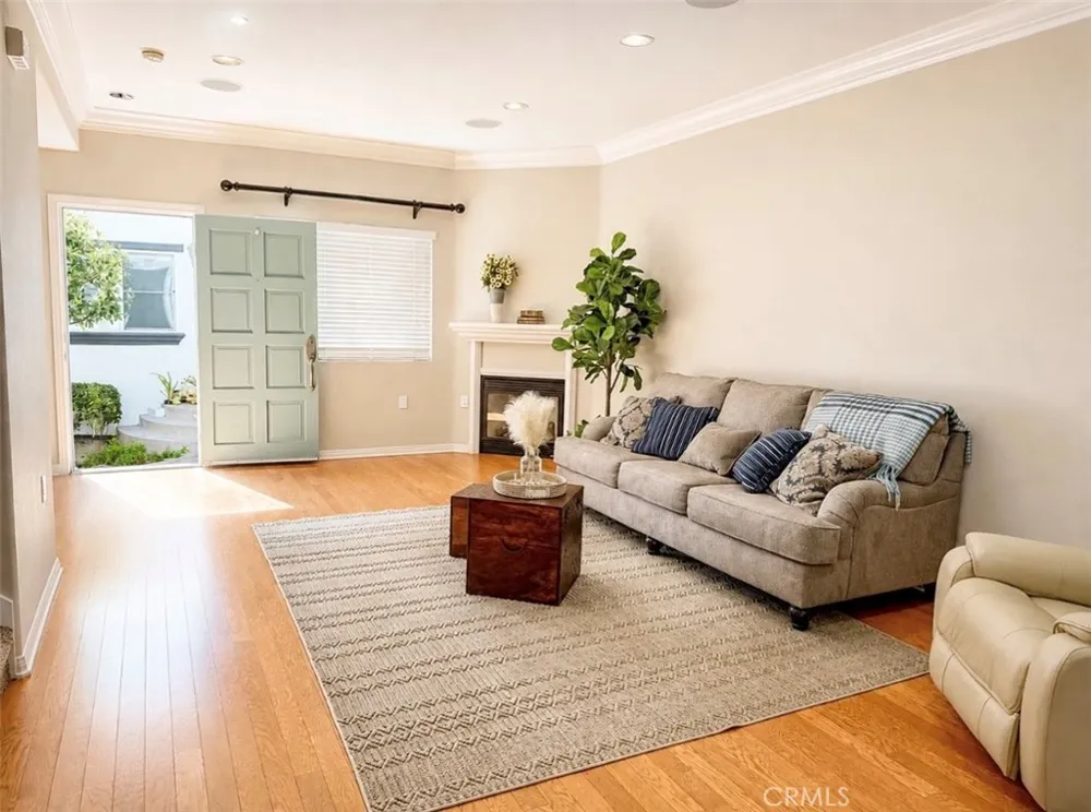 9301 Shirley Avenue #16 Northridge, CA 91324
