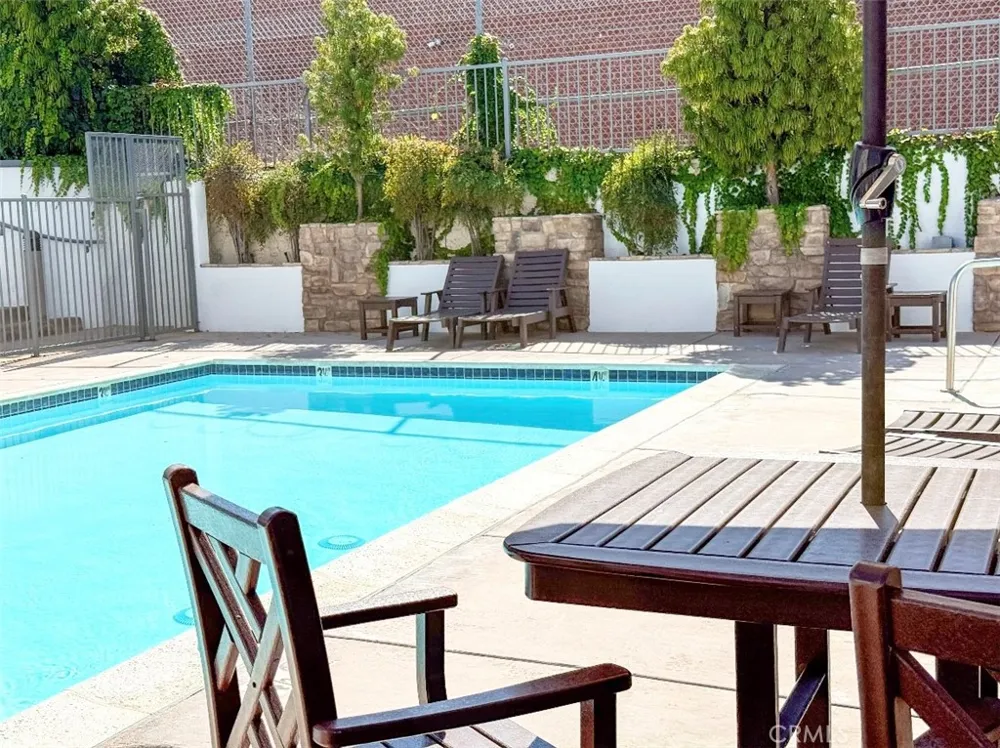 9301 Shirley Avenue #16 Northridge, CA 91324