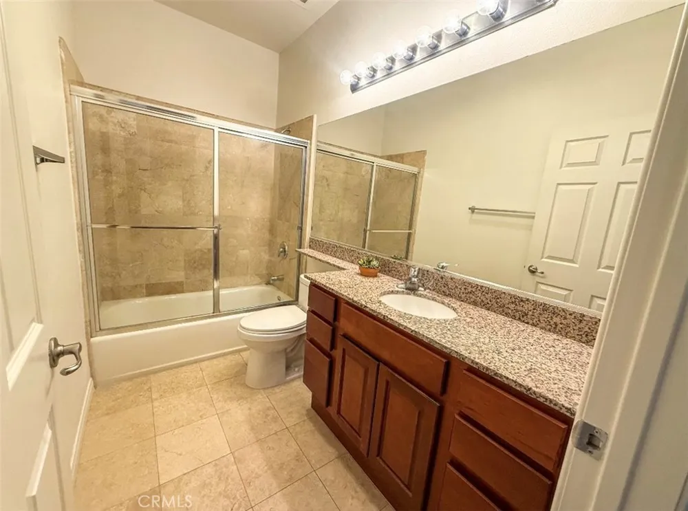 9301 Shirley Avenue #16 Northridge, CA 91324