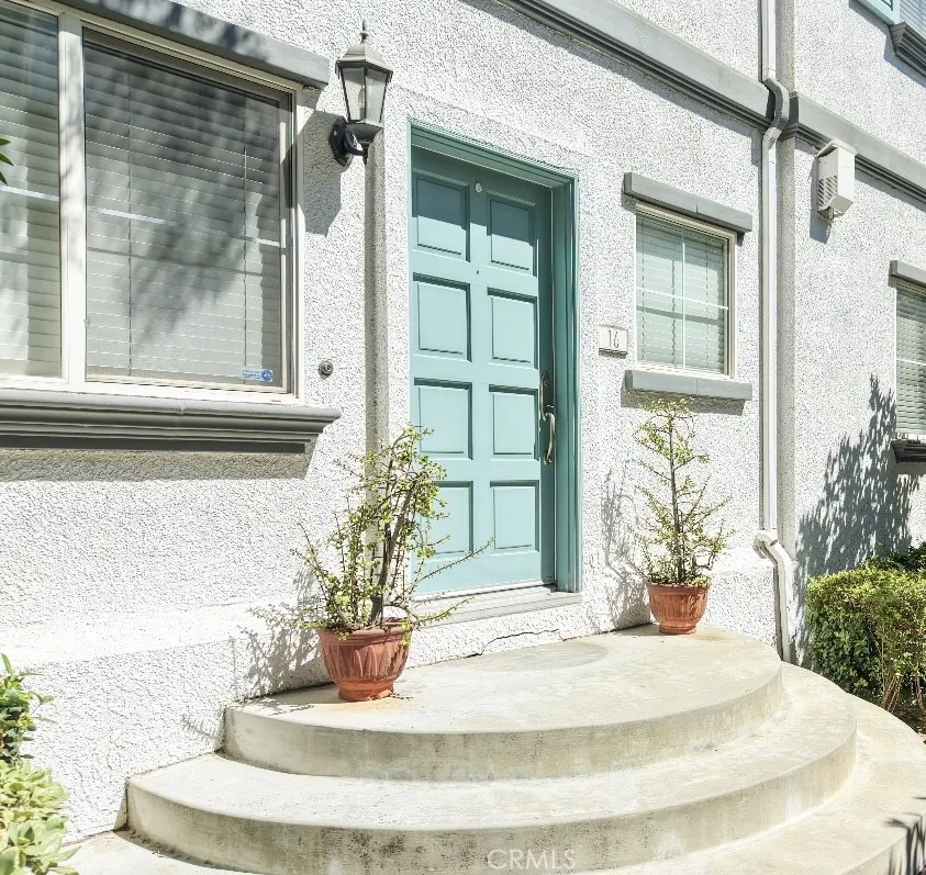 9301 Shirley Avenue #16 Northridge, CA 91324