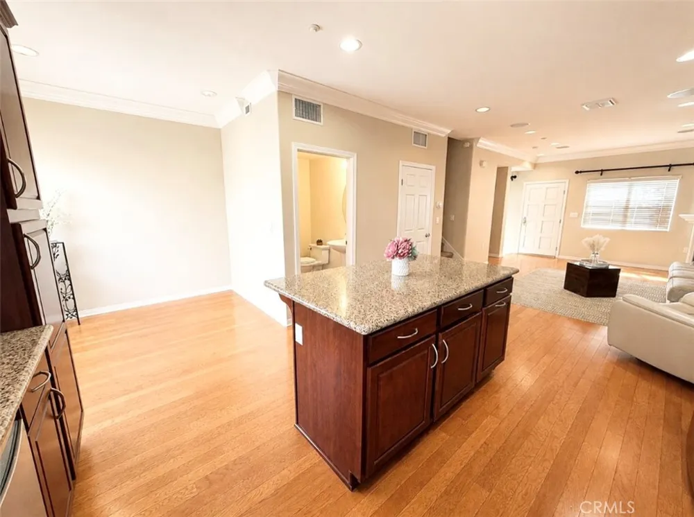 9301 Shirley Avenue #16 Northridge, CA 91324