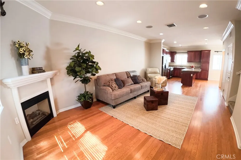 9301 Shirley Avenue #16 Northridge, CA 91324
