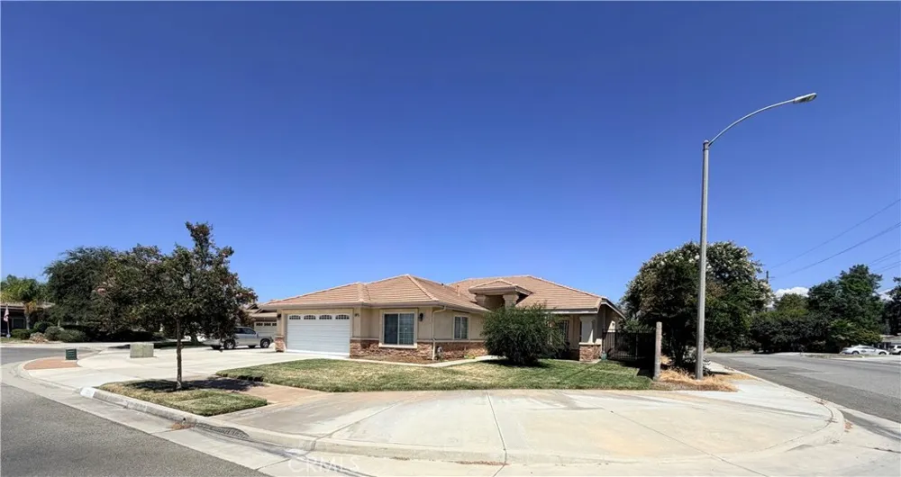 4892 Merlyn Street Hemet, CA 92544