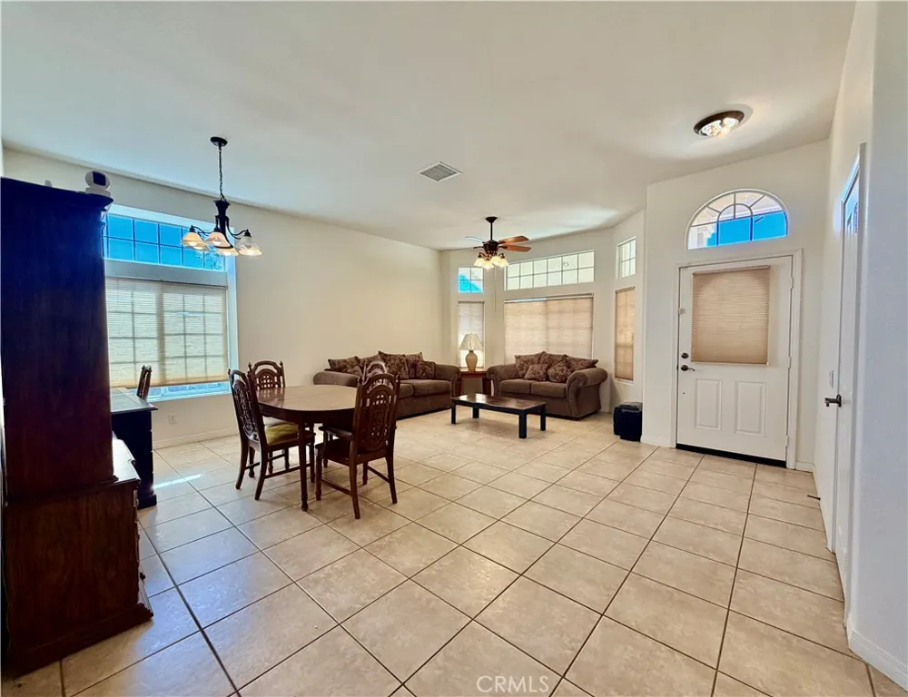 4892 Merlyn Street Hemet, CA 92544