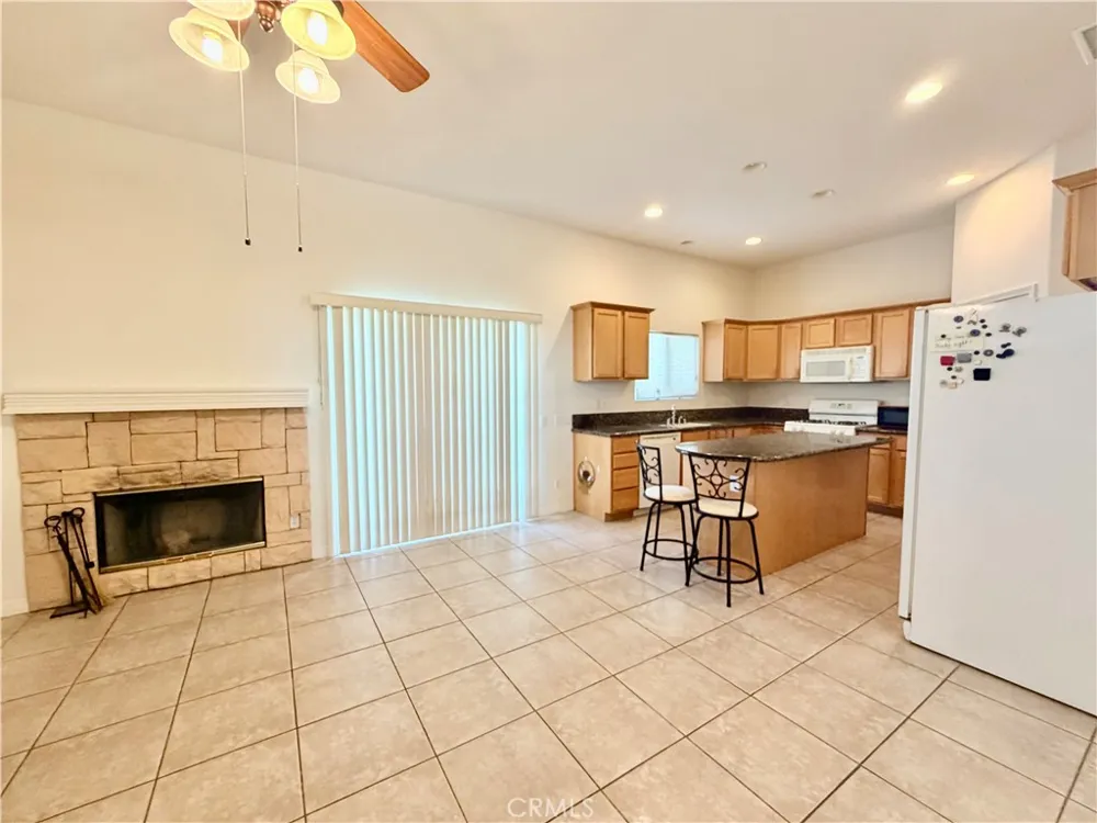 4892 Merlyn Street Hemet, CA 92544