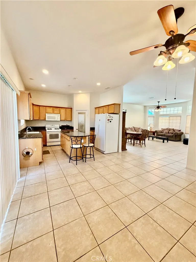 4892 Merlyn Street Hemet, CA 92544
