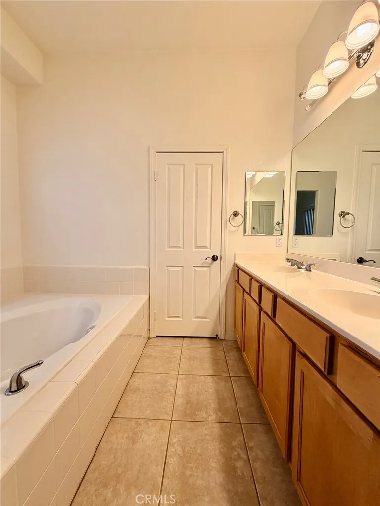4892 Merlyn Street Hemet, CA 92544