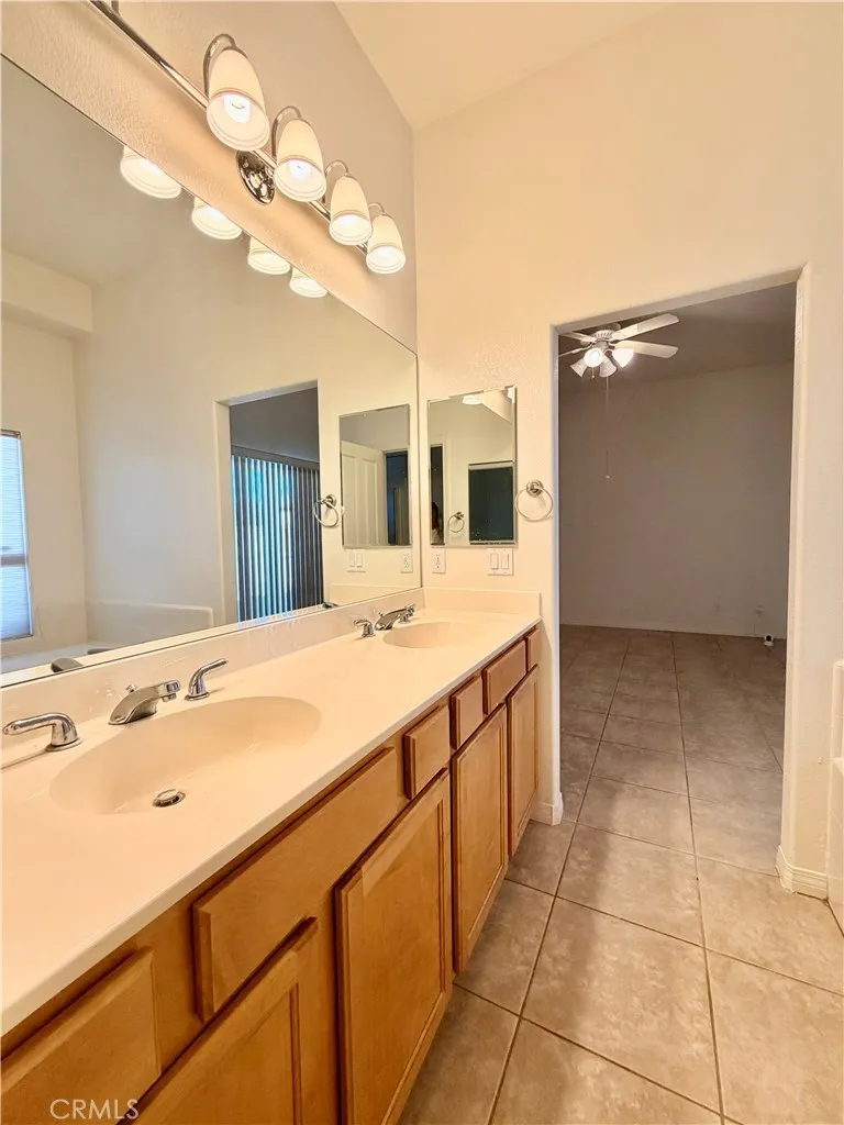 4892 Merlyn Street Hemet, CA 92544