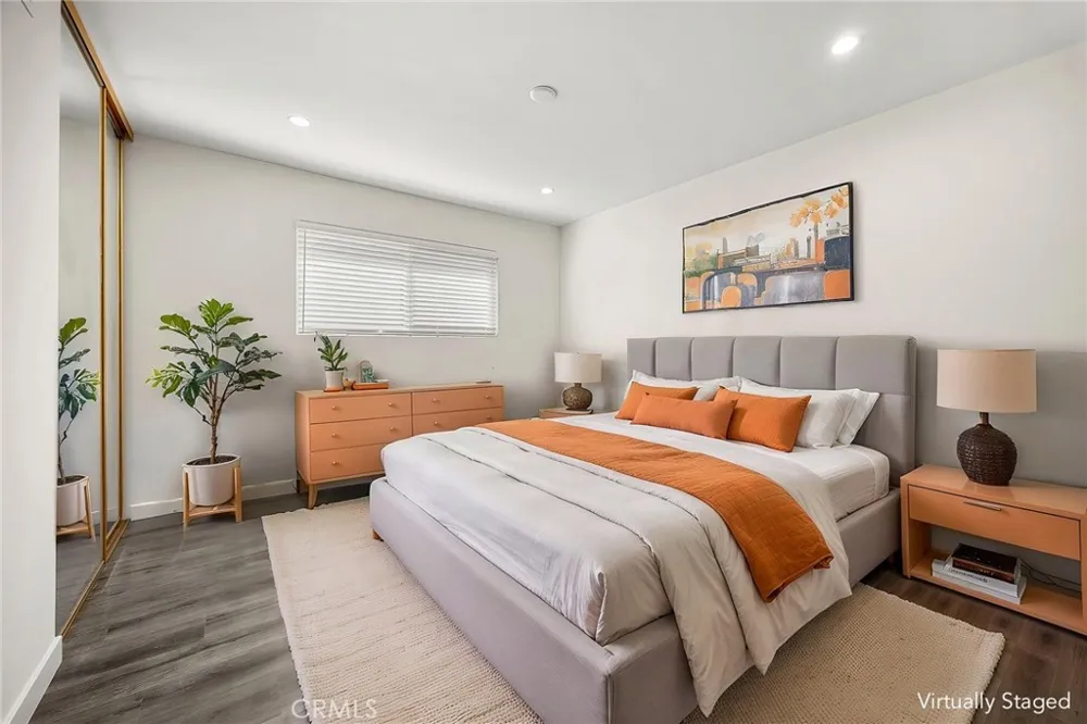 369 San Juan Way La Canada Flintridge, CA 91011