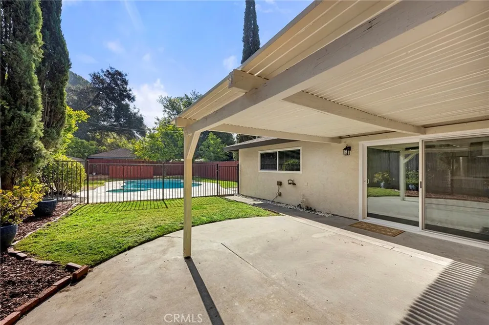 369 San Juan Way La Canada Flintridge, CA 91011