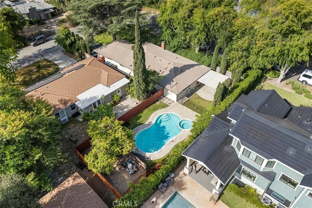 369 San Juan Way La Canada Flintridge, CA 91011