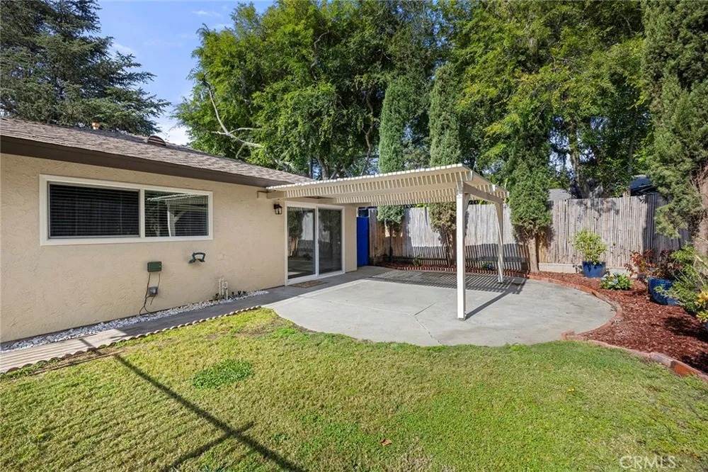 369 San Juan Way La Canada Flintridge, CA 91011
