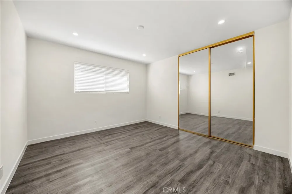 369 San Juan Way La Canada Flintridge, CA 91011