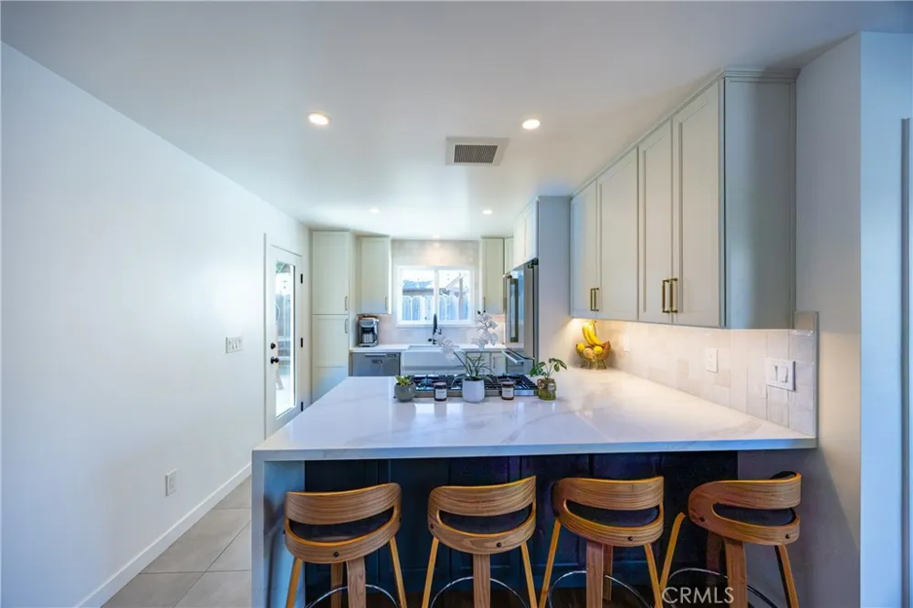 873 Escuela Court San Luis Obispo, CA 93405