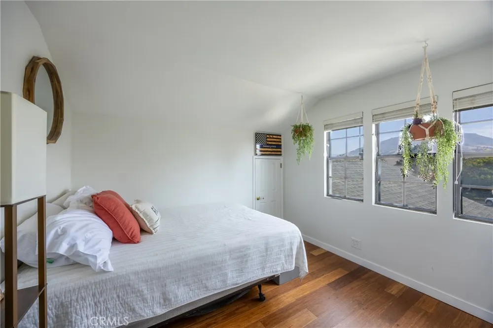873 Escuela Court San Luis Obispo, CA 93405