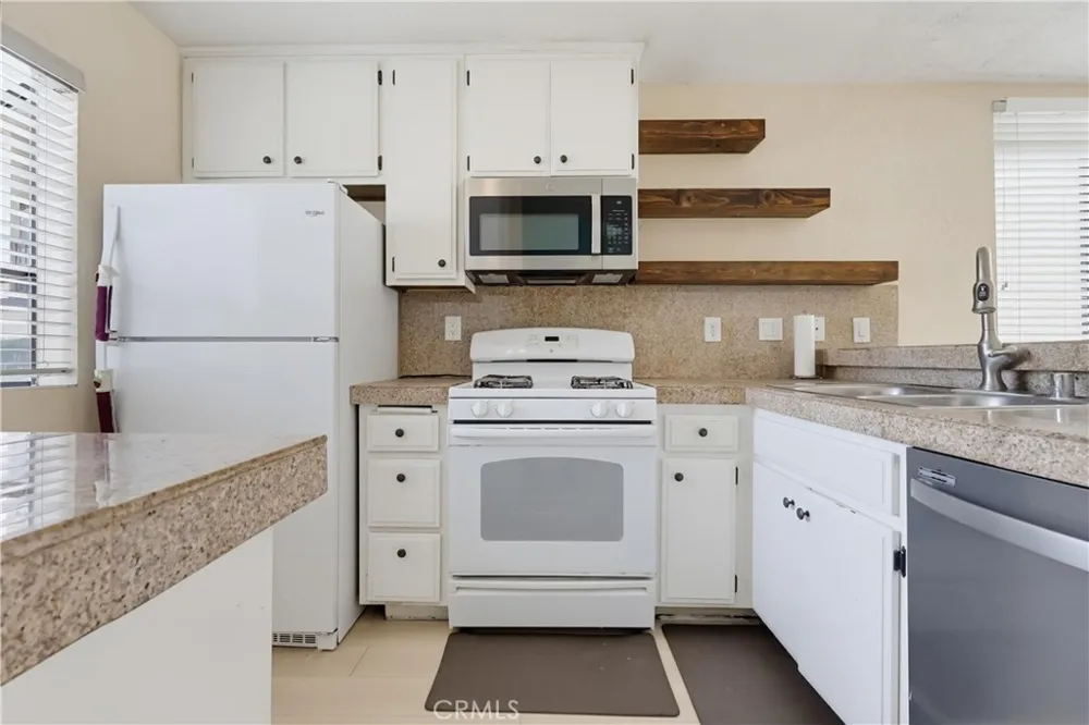 12750 Centralia #130 Lakewood, CA 90715