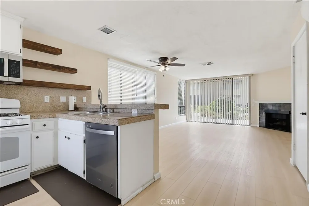 12750 Centralia #130 Lakewood, CA 90715