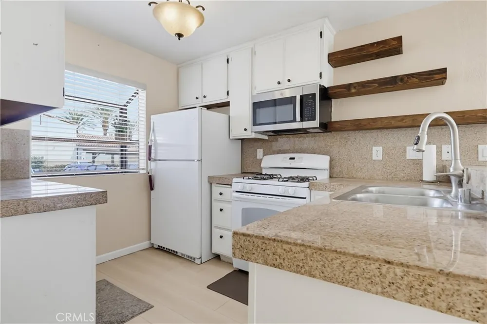 12750 Centralia #130 Lakewood, CA 90715