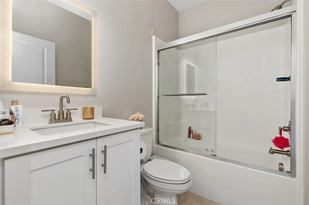 1642 W Saratoga Lane San Pedro, CA 90732