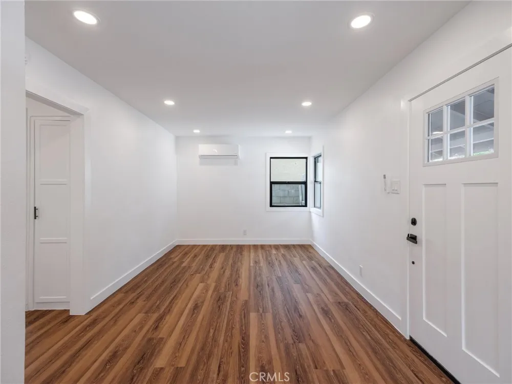 5910 Walnut Ave Long Beach, CA 90805