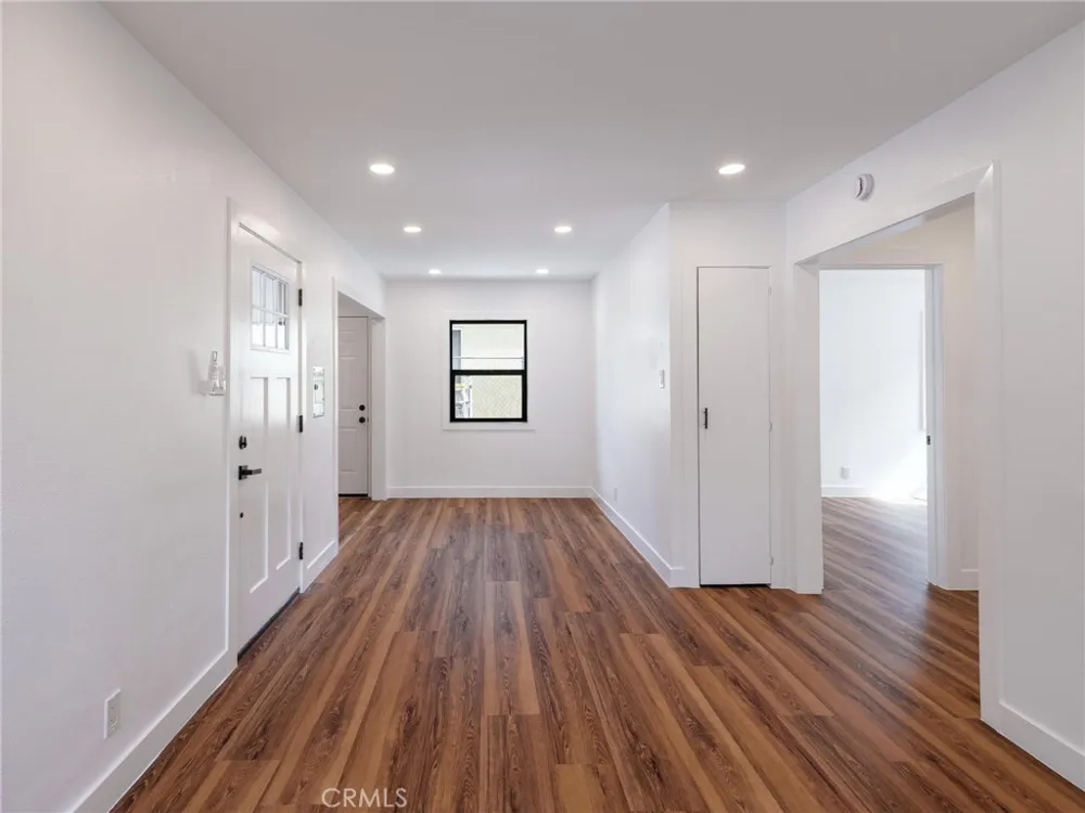 5910 Walnut Ave Long Beach, CA 90805
