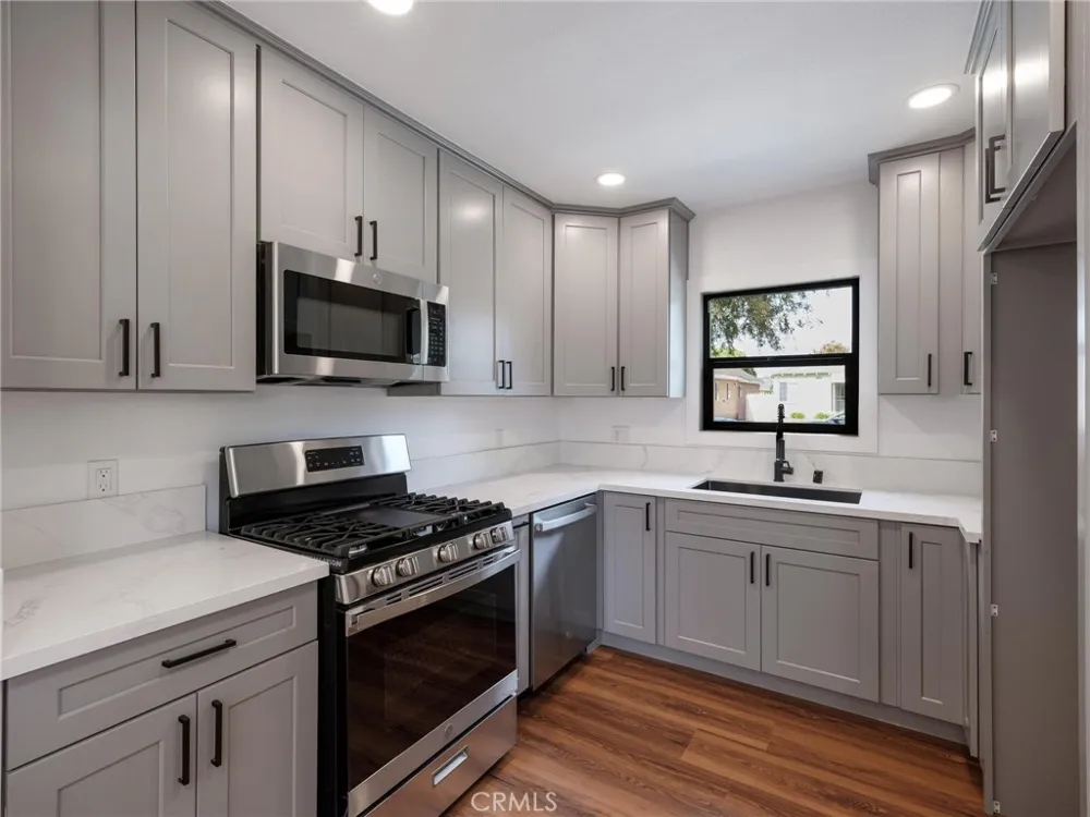 5910 Walnut Ave Long Beach, CA 90805
