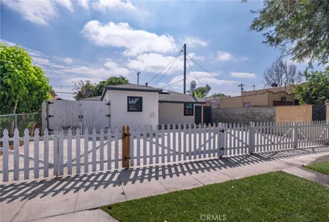 5910 Walnut Ave