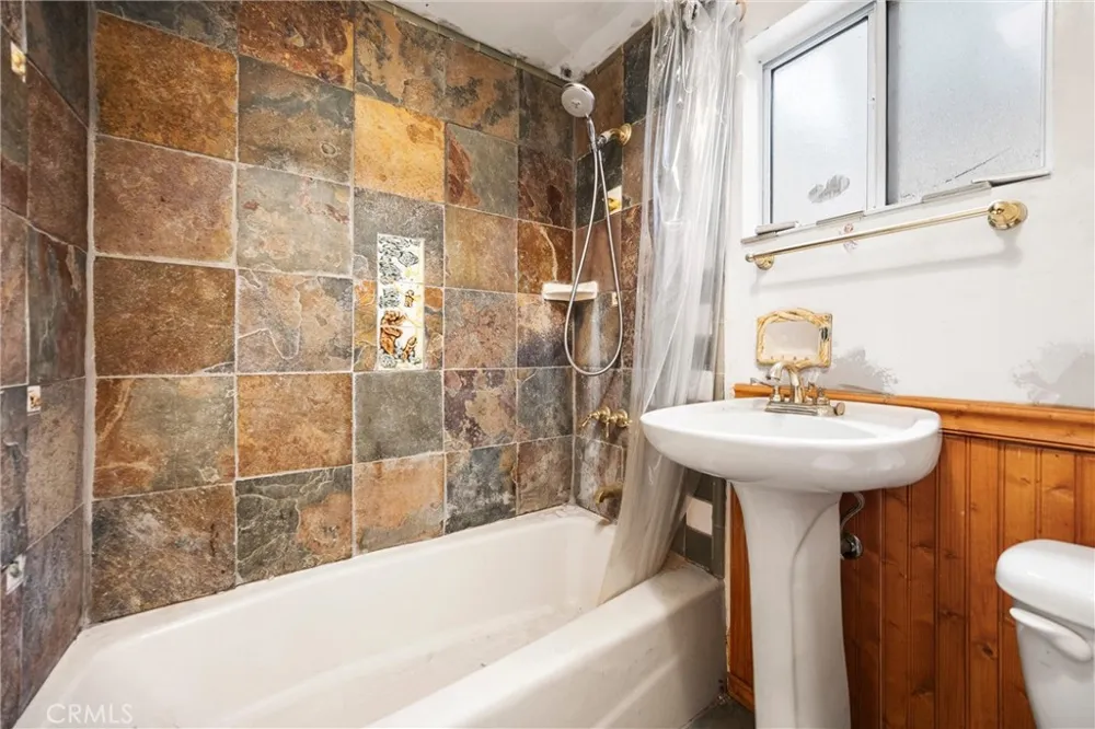 320 Flower Drive Lake Arrowhead, CA 92352