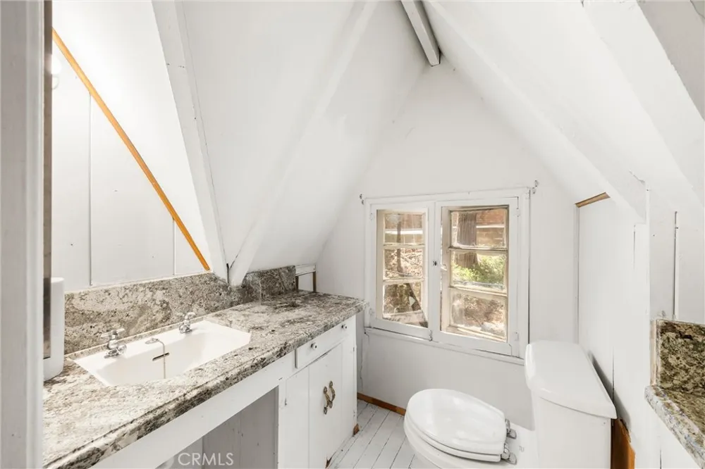 320 Flower Drive Lake Arrowhead, CA 92352