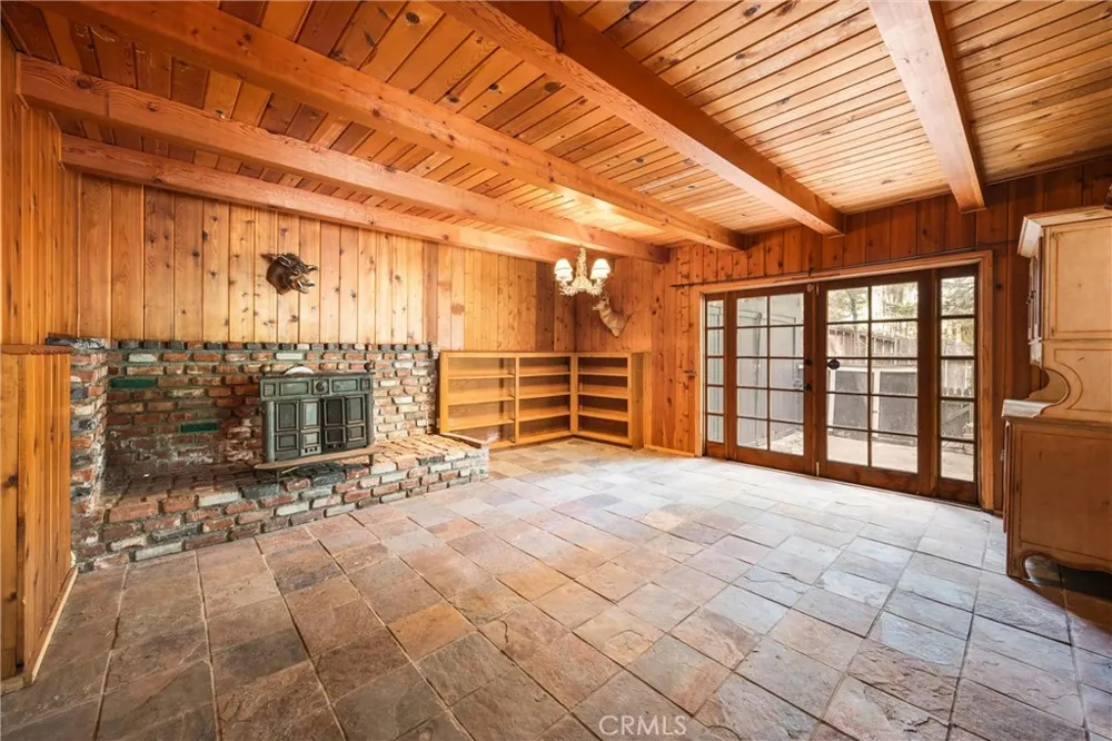 320 Flower Drive Lake Arrowhead, CA 92352