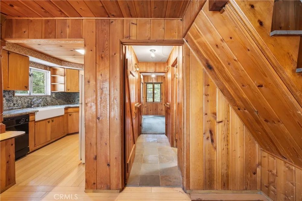 320 Flower Drive Lake Arrowhead, CA 92352