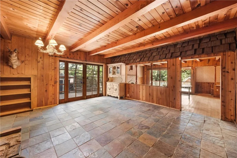 320 Flower Drive Lake Arrowhead, CA 92352