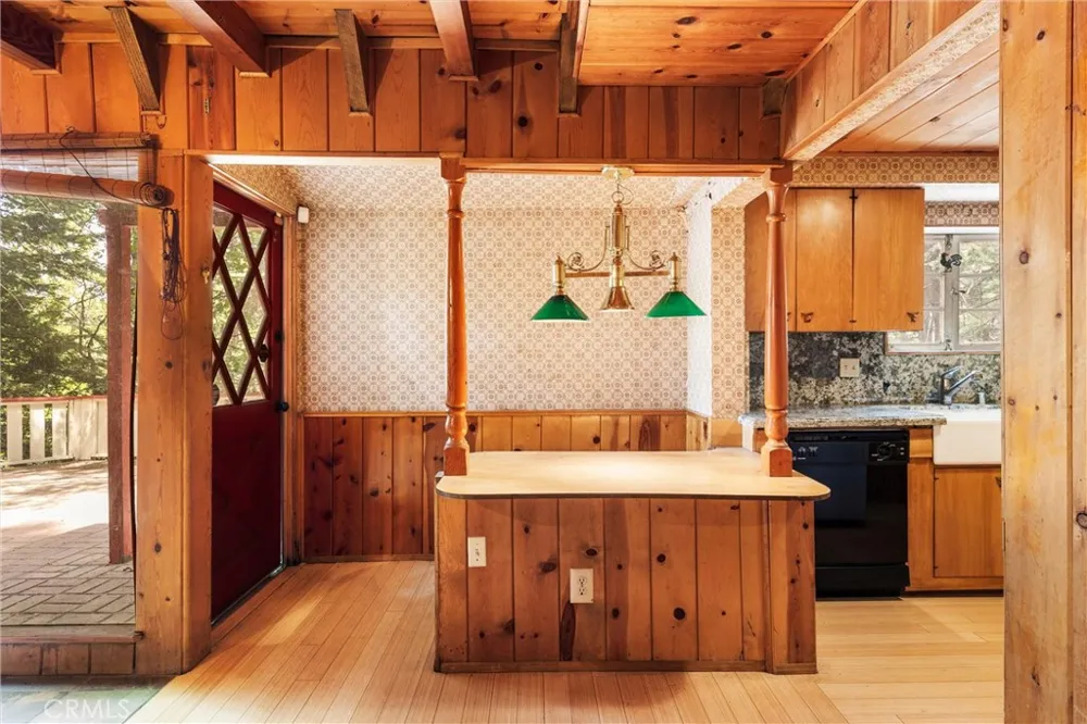 320 Flower Drive Lake Arrowhead, CA 92352
