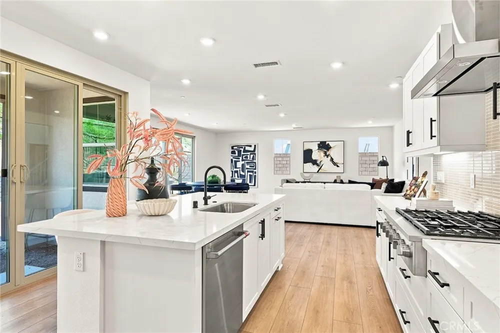 16072 Butterfly Drive Fontana, CA 92336