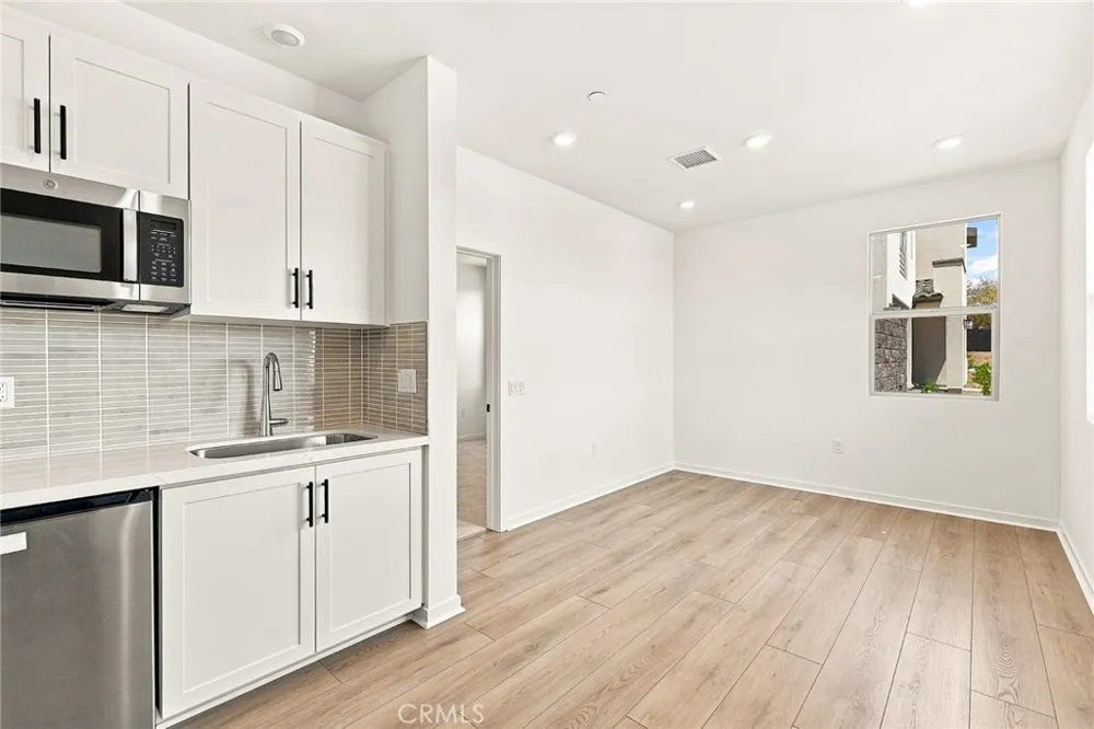 16072 Butterfly Drive Fontana, CA 92336