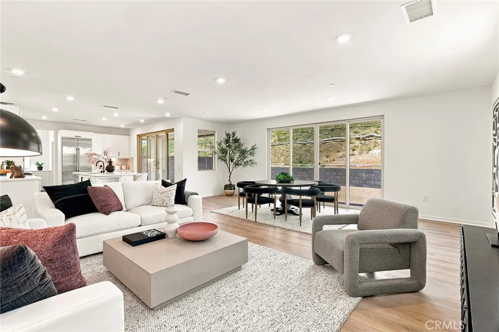 16072 Butterfly Drive Fontana, CA 92336