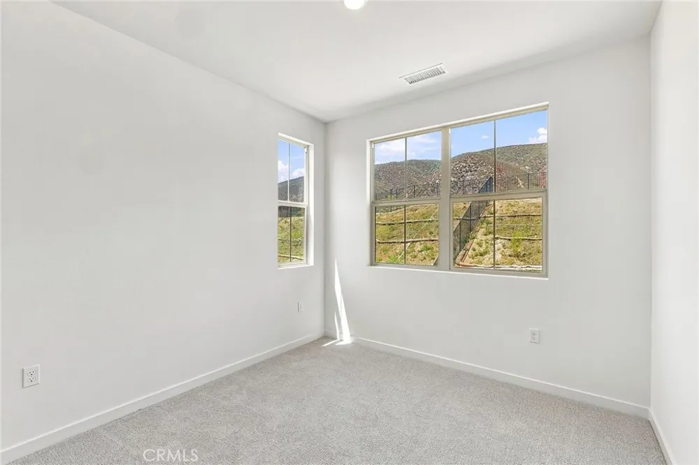 16072 Butterfly Drive Fontana, CA 92336
