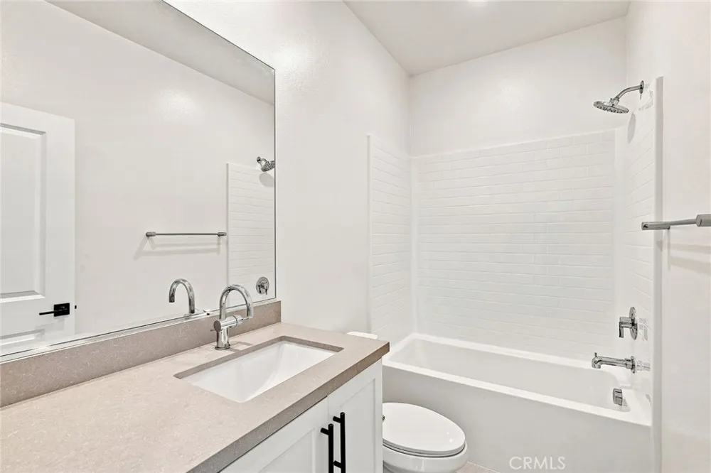 16072 Butterfly Drive Fontana, CA 92336