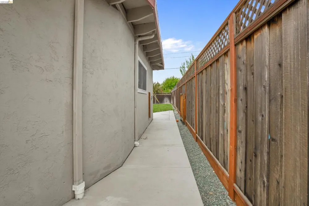 1789 Woodland Ct Concord, CA 94521