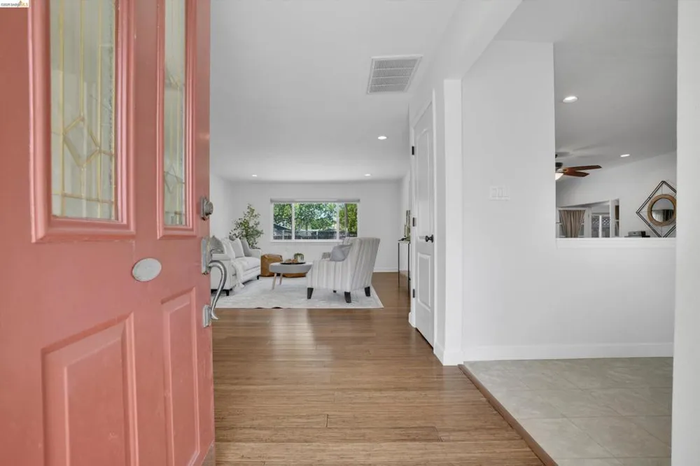 1789 Woodland Ct Concord, CA 94521