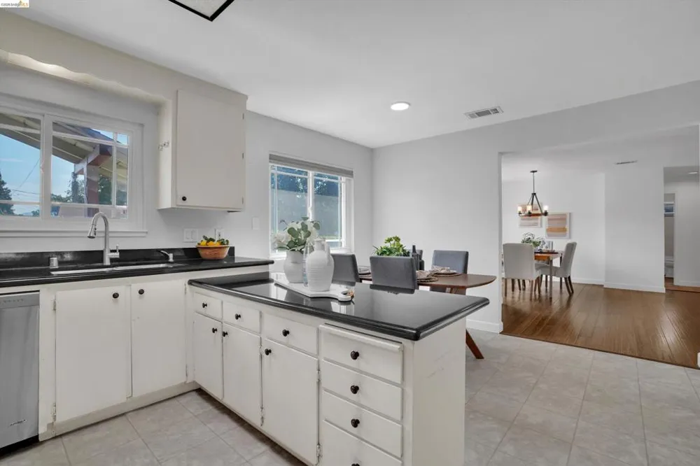 1789 Woodland Ct Concord, CA 94521